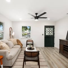 Coastal Charm - Close to All