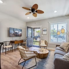 Coronado Unit 1 - B Ave Bungalows · King-sized 1/1, 5 Min Walk to Coronado Beach!