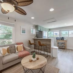 Unit C - B Ave Bungalows · Surf Shack Studio, 5 Min Walk to Coronado Beach!