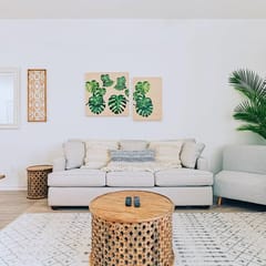 Walk to Whitecap Beach - Heated Pool, AC, Parking