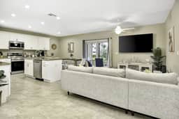 6 BEDROOMs, Walk to Beach, Game Room, Parking, AC