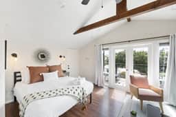 Clementine Crush, Unit 2 | Spacious Studio