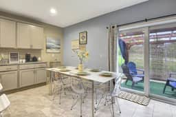 Coastal Paradise Walk 2 Beach-Game Rm, Parking, AC