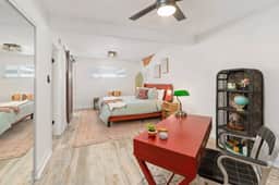 Retro Chic Hot Tub & Game Room, 10 Mins From Beach