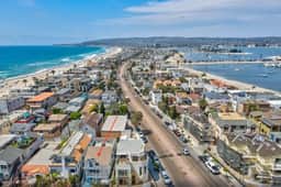 Steps From Beach & Bay With Parking & Rooftop Deck