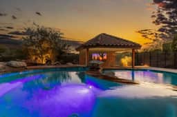 Stunning Scottsdale Estate - Pool/Spa/Sleeps 14