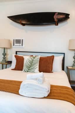 Unit B - B Ave Bungalows · Large Beach Studio, 5 Min Walk to Coronado Beach!