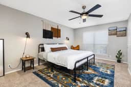 Western Modern 2 Story Townhome - Pool, Gym, Park