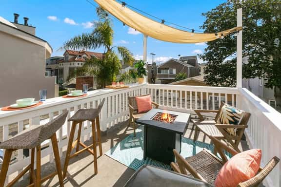 820 Portsmouth Relaunch · Right Between Bay & Beach Firepit, Patio - Image 1