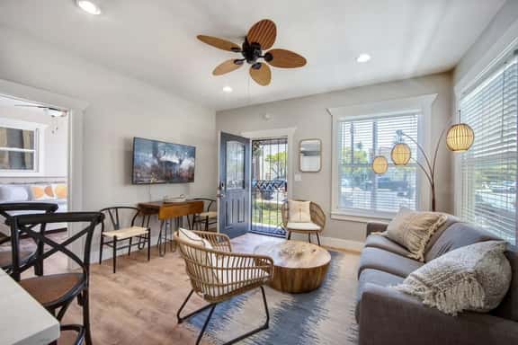 Coronado Unit 1 - B Ave Bungalows · King-sized 1/1, 5 Min Walk to Coronado Beach! - Image 1