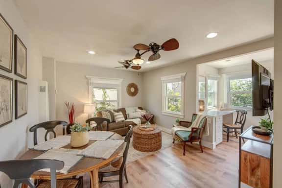 Coronado Unit 4 - B Ave Bungalows · Loft-style 1/1, 5-10 Min Walk to Coronado Beach! - Image 1