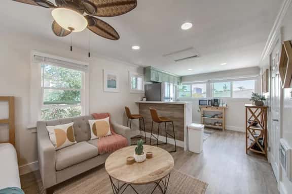 Unit C - B Ave Bungalows · Surf Shack Studio, 5 Min Walk to Coronado Beach! - Image 1