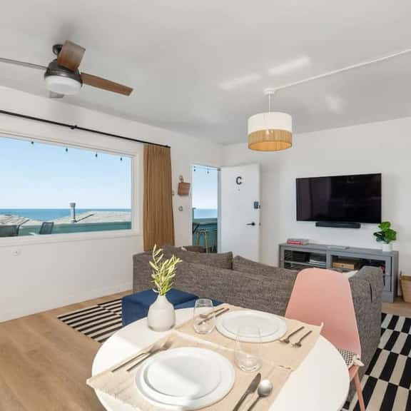 706 S Pacific Unit C · Steps From Beach, Panoramic Ocean Views & Parking - Image 1