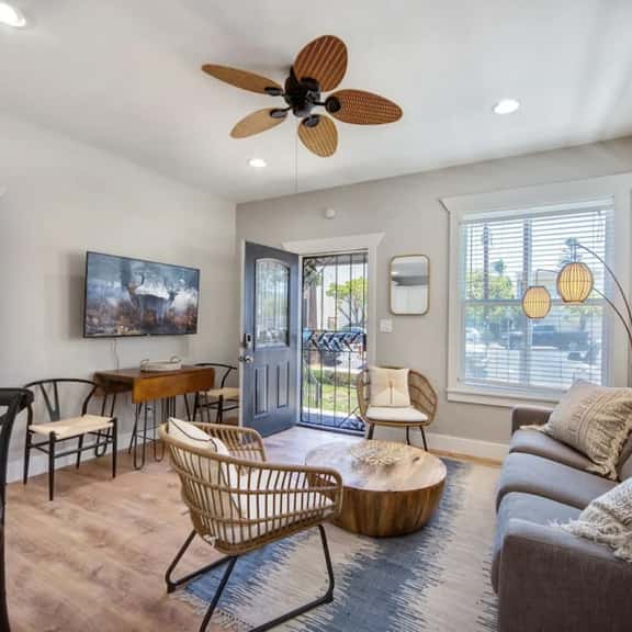 Front Building 1-4 - B Ave Bungalows · Four 1/1 Units, 5-10 Min Walk to Coronado Beach! - Image 1