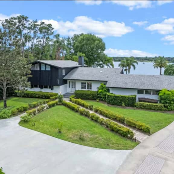 Lake House + Pool, Dock, Walk to Universal Studios - Image 1