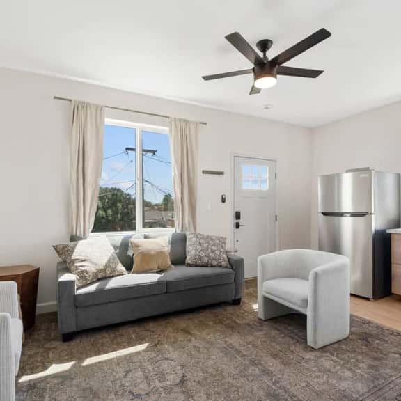 Oaklawn Private Guesthouse Back Unit-Chula Vista - Image 1
