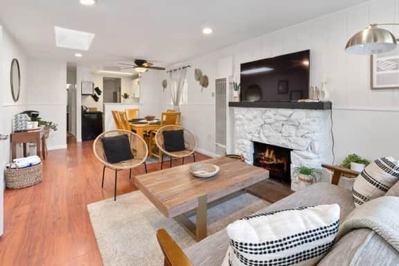 818 Portsmouth · Newly Remodeled Between Bay & Beach *Patio