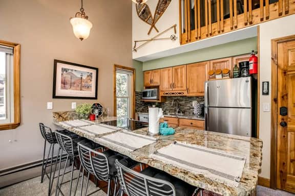 Breckenridge A12 Col · Walk to Lifts - Penthouse in Heart of Breckenridge