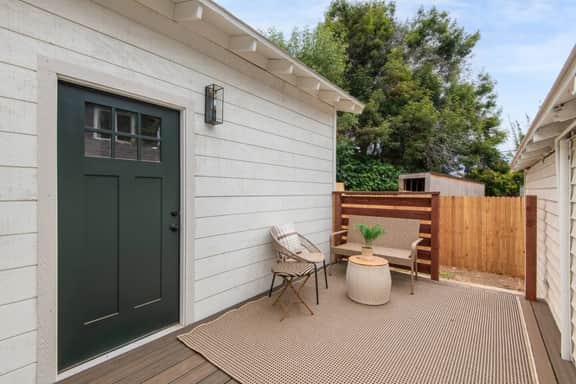 Coastal Charm - 1/1 - Close to All