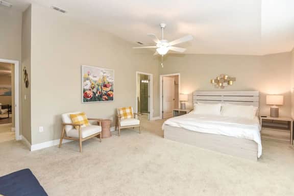 Daytona Getaway,Walk to Beach,Game Room,Parking,AC