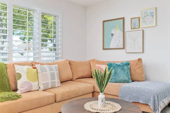 Retro Chic Hot Tub & Game Room, 10 Mins From Beach