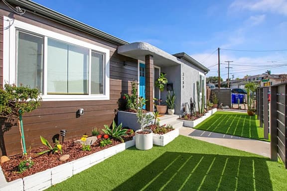 3109 Hawk St · Paradise with Views! 3 Outdoor Decks, Firepit, AC and Hot tub