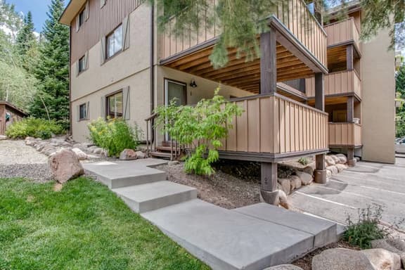 4295 Columbine Dr #1 · Stylish Meets Mountain Cozy - East Vail Condo