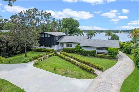 Lake House + Pool, Dock, Walk to Universal Studios