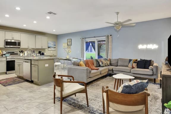 OCEAN VIEW | 6 bedrooms, 2 Game rooms, Parking, AC